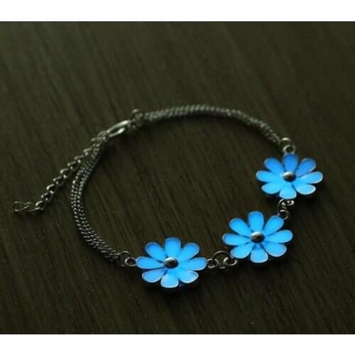 Fashion Alloy Luminous Bracelet Silver Love Heart Star Flower Fashion Creative Womens Bracelet Gift Bracelets for Women