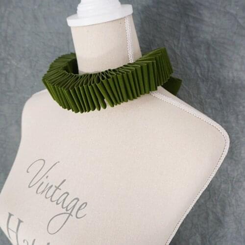 Vintage Beautiful Tulip Embroidery Leaf hollow heavy weaving Small Legal elegance velvet moss green collar neck accessories