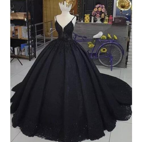 2021 Black Gothic Lace Wedding Dresses Gorgeous Princess Ball Gown Puff Bridal Gowns Applique Beading Spaghetti Straps Marriage