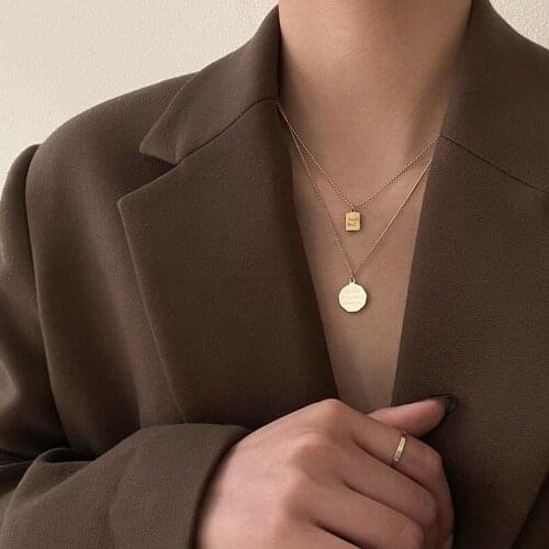 U-Magical Textured Double Layer Circle Square Geometric Pendant Necklace for Women Simple Letter Gold Chain Necklace Jewellery