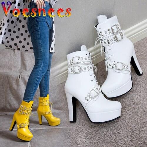 Voesnees Square Heel Martin Boots Women 2021 New Autumn Winter Platform Belt Buckle High Heels Dancing ANKLE Boots Female Shoes