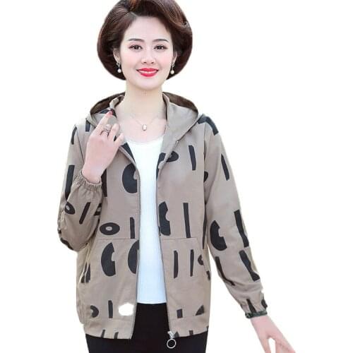 2021 New Spring Autumn Womens Jacket Middle-Aged Elderly Mothers Temperament Print Short Hooded Outerwear Lining Female Top