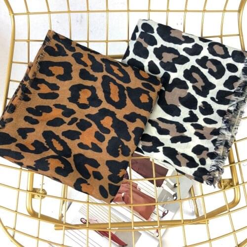 2018 New Winter Hot Sale Leopard Print Fringe Scarves And Shawls Cotton Big Leopard Wrap Hijab Muffler 2 Color Free Shipping