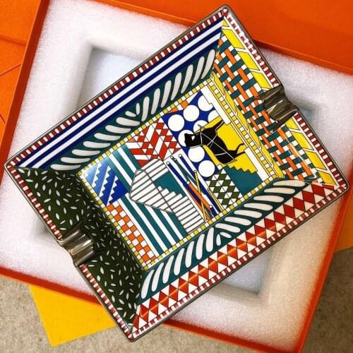 European Luxury Ashtray fly horse tiger various Pattern Ceramic Bone China Cigar Ashtray Cigarette ashtray Storage tank