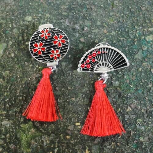 XEDZ Japanese Traditional Cherry Fan Brooch Retro Red Tassel Lantern Enamel Pin Badge Gift For Friends Jewelry