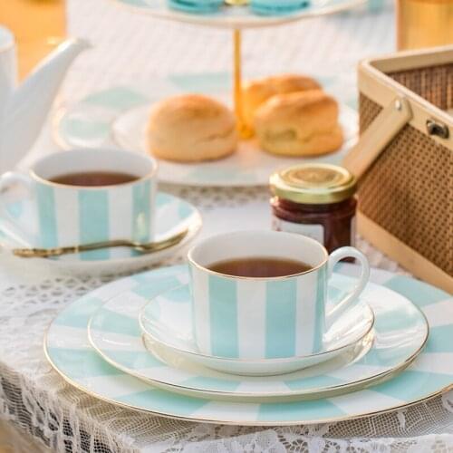 Nordic Style Tea Cup Set Vintage Utensil Porcelain Wedding Bone China Dinnerware Sets Gold Rim Ceramic Xicara Drinkware EB50BD