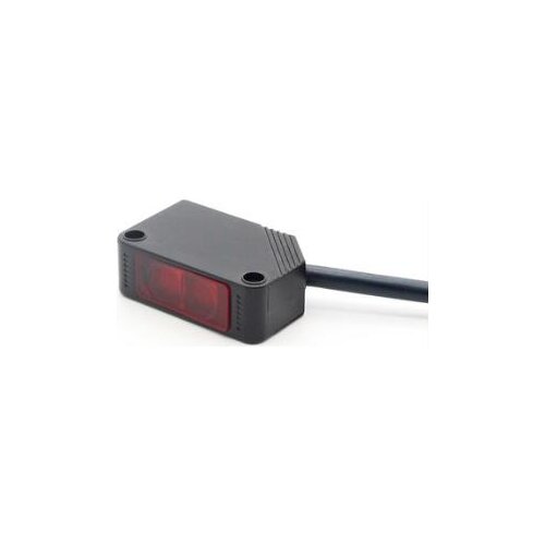 E3Z-D82 photoelectric sensor