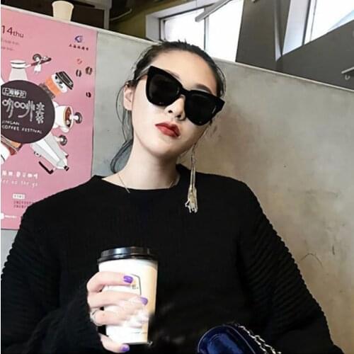 Sunglasses cat eye vintage sunglasses New black and white striped big frame sun glasses female round face anti-UV glasses