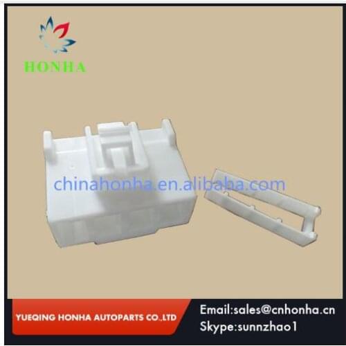 4 Pin Female White clolor Automotive housing connector plug 7283-3040