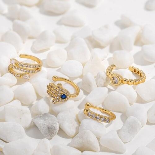 New Trendy Crystal Hand Ear Cuff Earrings for Women Gold Color Beads No Pierced Cartilage Clip on Earrings Punk Rock Jewelry