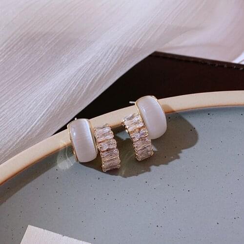 2020 New Fashion Trend Womens Earrings Simple Opal Geometry Cats Eye Ear Stud Earrings For Women Party Jewelry Gifts Wholesale