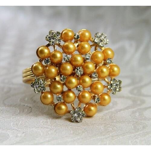 Qn17060601 pearl crystal napkin ring for wedding , decoration napkin holder made from crystal stone