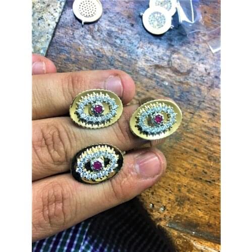 ROUND CHIC 2 PIECES EARRINGS - 1 PIECE RING SILVER 925 WHITE STONE UPHOLSTERED WITH RED STONE CHIC JEWELERY IN THE MIDDLE