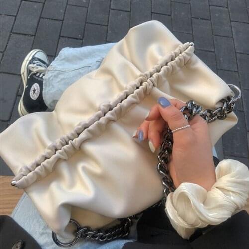 2020 New Chain Fold Shoulder Bag Niche Design Womens Armpit Bag High Quality Cloud Bags Women Purse and Handbags Sac A Main