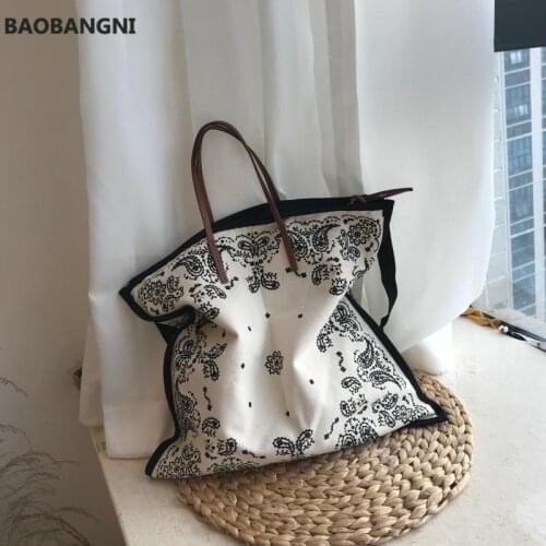 Ins canvas slung large capacity hand bag new Korea Harajuku Japanese fashion zipper flower casual female shoulder bag