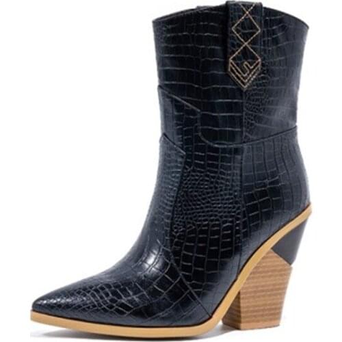 2021 womens autumn and winter new fashion Joker Leopard short boots warm short fluffy stitching comfortable wedge toe boots