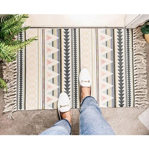 Retro Bohemian Hand Woven Cotton Linen Carpets Tassel Bedside Rug Geometric Floor Mat Living Rooms Bedrooms Home Decor