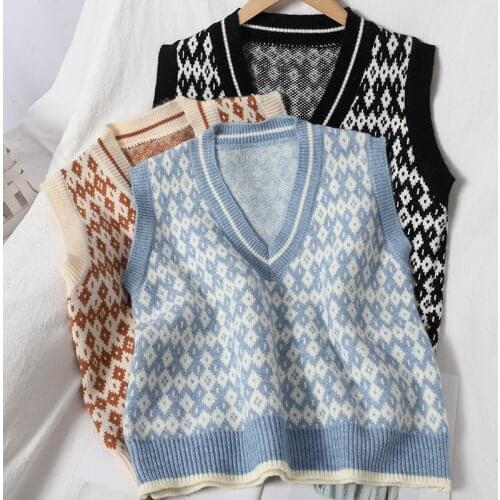 OUMEA Women Knitted Vintage Sweater Vest England Style Sleeveless Plaid Knitted Sweater Elegant Casual Loose Sweater For Women