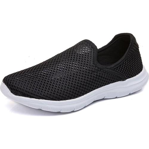 2019 Women Sneakers Vulcanized Shoes Ladies Casual Shoes Breathable Walking sports loafer plus size 35-42 black color