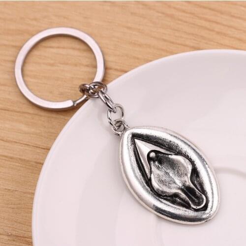Sexy Metal Creative Personalize Keychain To Attract Hang The Female Genital Keyring Female Genital Gift Jewelry Car Key Pendant