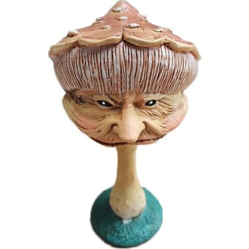 New Miniature Statue Mushroom With Old Woman Face Resin Ornament Funny Witch Sculptures For Garden Yard Decor