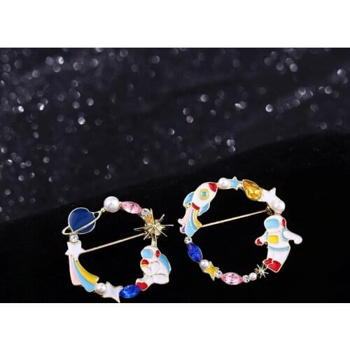 With Diamond Round Alloy Unisex Brooch Astronaut Flower Planet Badge Retro Pin Fashion Collar Bag Decoration Brooch Accessories