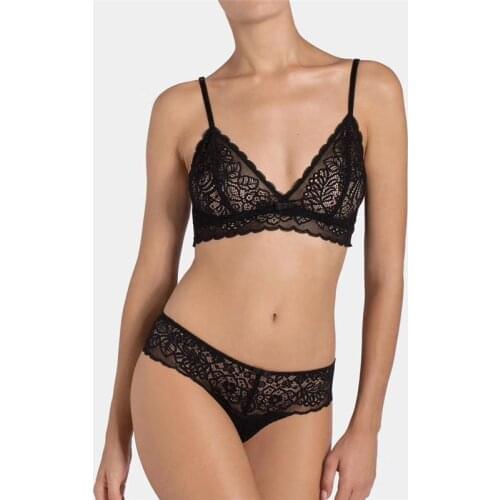 2020 Sexy Women Thin Cup French Hollow Bra Without Steel Ring Gathers Comfortable Femme Underwear Set