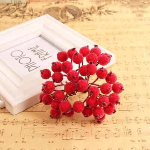 40PCS Christmas Frosted Artificial Berry Christmas tree Mini Frosted Berries Vivid Red Holly Berries Home Wedding Decoration