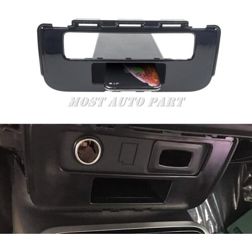 Interior Car Wireless Charger Phone Fast Charging Pad For Mitsubishi Outlander 2013-2018 The Phone With QI Wireless Charging