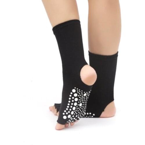 1Pair Two Toe Yoga Socks Silicone Non Slip Quick-Dry Pilates Sock Foot Heel Cotton Ventilation Ballet Dance Sock Women Fitness