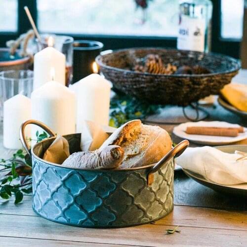 Vintage Metal Storage Tray Retro Dessert Fruit Cake Bread Plate with Handle Home Kitchen Food Organizer Desktop Sundries Tray