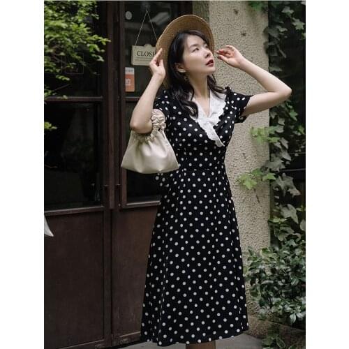 2021 Summer New Womens Doll Collar Waist Waist Thinning Casual Hepburn Dress Bohemian Beach Chiffon Polka Dot Mid-length Dress