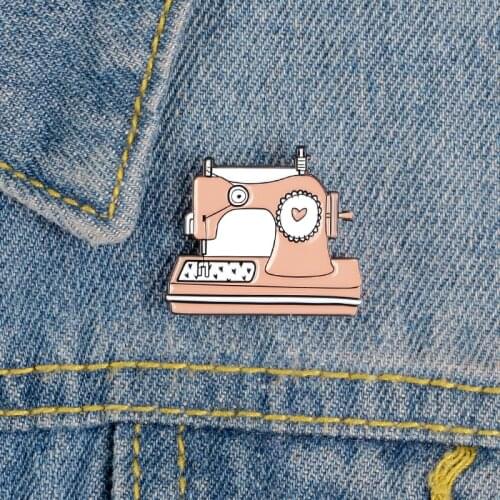 Cute Student Girl Cartoon Sewing Machine Brooch Enamel Pin Metal Broches for Women Badge Pines Metalicos Brosche Accessories
