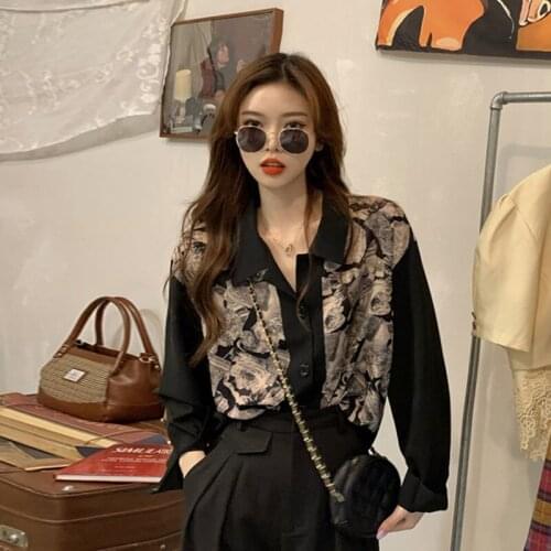 2021Spring and Autumn Tops Ladies casual style commuting Literary printing shirt polo collar Single-breasted womens top black