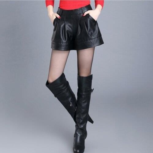 Plus Size Women High Waist Pu Leather Flare Shorts Wide Leg Loose Fit Casual Trousers Female Streetwear Fashion Leather Shorts