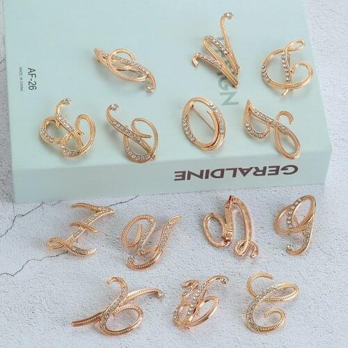 1PC Crystal Letter Brooch 26 English Letters Initial Lapel Pin Creative Gifts Suit Collar Men Women Fashion Jewelry Accessories