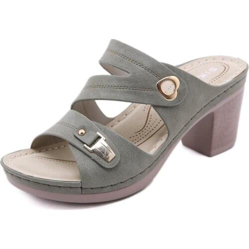 Fashion Square High Heels Shoes Women Slippers Leather Luxury Designer Ladies Street Beach Sandals Slides Platform slippers q82