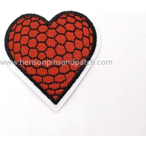 5*4.7cm Retail and stock red heart embroidery cloth patch