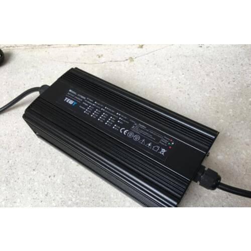 Output 14.6V 20A Adaptive 100-240V wide voltage charger LiFePO4 battery charger For 4S 12V 20A LiFePO4 battery