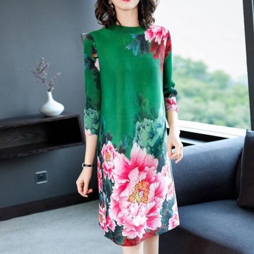 Retro pleated dress 2021 autumn mature elegant loose plus size dress miyke pleated dress stretch Camellia print dresses party