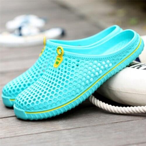 Summer Men Mesh Sandals Ultra-light Breathable Couple Beach Shoes Personality Baotou Sandals Hole Shoes Casual Female Shoes