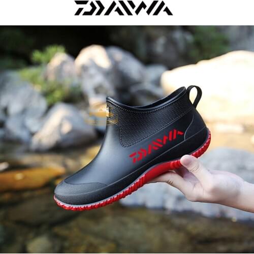 2020 Daiwa Men Non-slip Fishing Shoes Waterproof Women Fishing Short Tube Rain Boots Outdoor Climbing Breathable Ankle boots