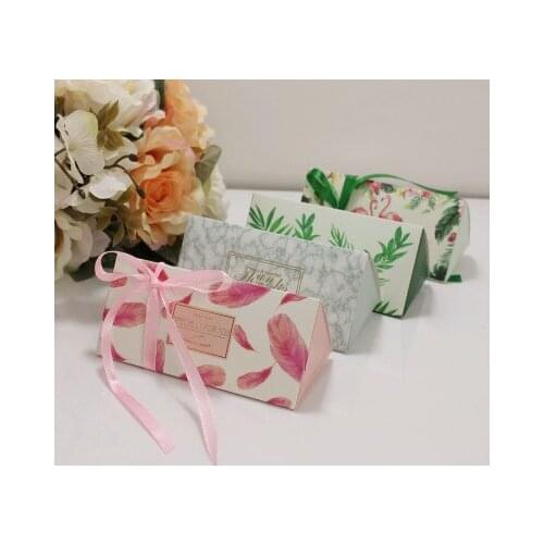 50/100PCS Triangular Brick Paper Candy Box Wedding Gift Boxes for Guests Wedding Favors and Gifts Chocolate Box Party Supply