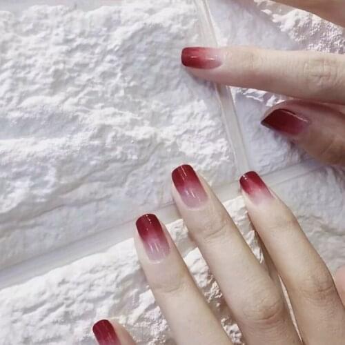 Elegant gradual red pure color false nails 24pcs with glue short size lady full nail tips Nail art Bride fake nails cute