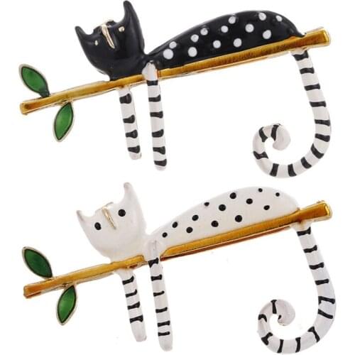 Fashion Black White Wave Point Cat Sleeping On The Tree Brooches Cartoon Cat Pet Animal Brooch Enamel Pins Collar Badge Jewelry