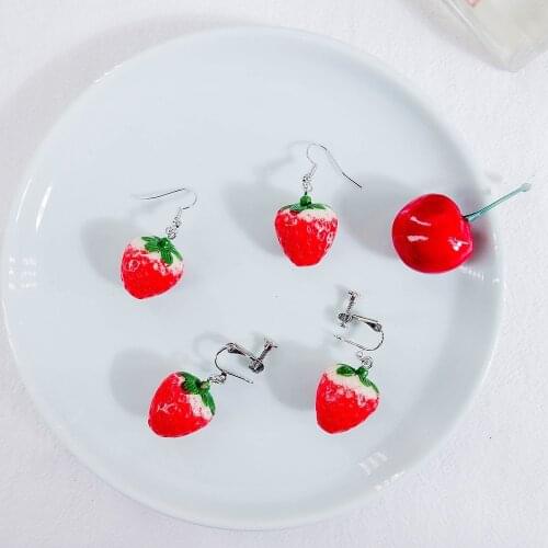 Interesting Strawberry Earrings pTemperament ins wind Korean Dangle Earrings Ear Clips aretes de mujer