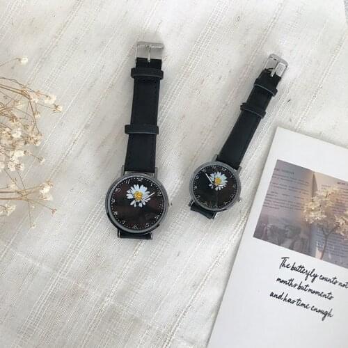 Womens Fashion Flower Watches Qualities Daisy Dial Ladies Quartz Wristwatches Fresh Style Female Leather Watch Retro Clock