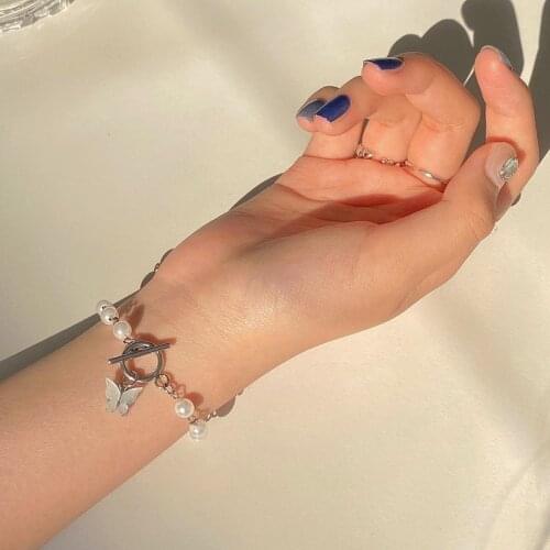 Fashion Silver Color Chain Cute Acrylic Butterfly Pendant Bracelet for Women Bohemian Pearl Bracelet Bangles 2021 Trend Jewelry