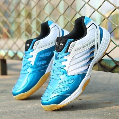 New Luxury Badminton Shoes Men Women Light Weight Badminton Sneakers Ladies Comfortable Volleyball Sneakers Mens Tennis Shoes
