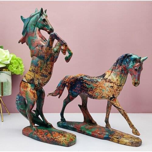 Artistic Colorful American Graffiti Water Transfer Horse Success Resin Crafts Home Furnishings Entrance Wine Cabinet Decoration